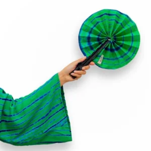 Eventail en tissu vert